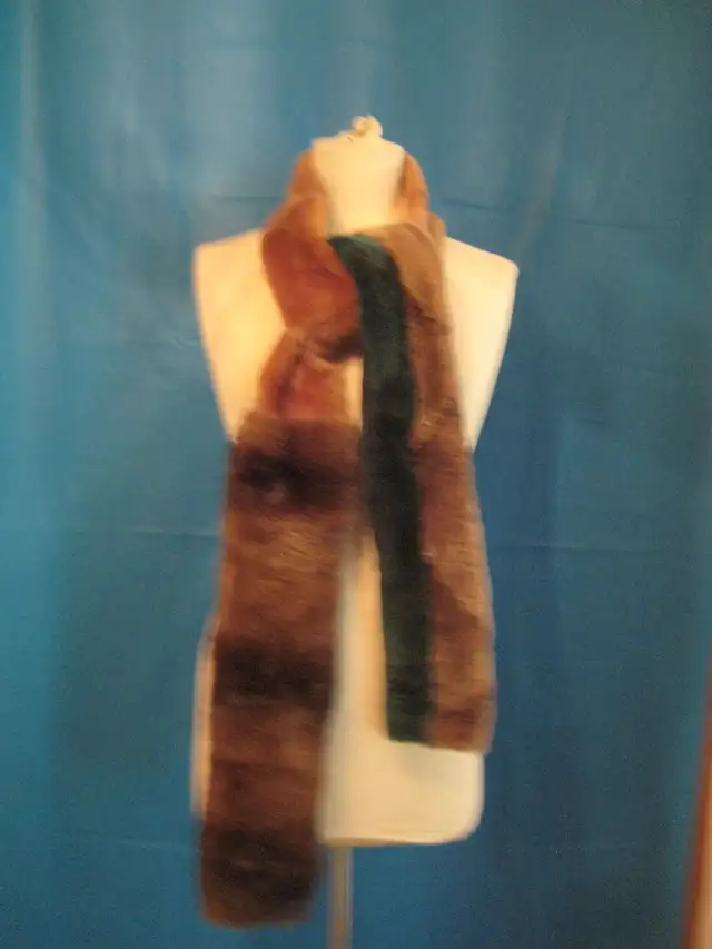 Scarf Mixed Natural and Sheared Dyed Beaver Caramel Sheepskin