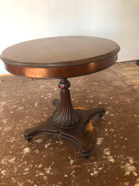 Vintage pedastle table