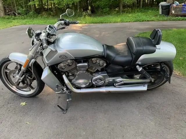 2010 Harley-Davidson v-rod muscle in Street, Cruisers & Choppers in Oakville / Halton Region - Image 5