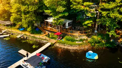 Beautifully maintained 2003 Northlander Park Model FLS located at Gullwing Lake Resort in Muskoka. T...