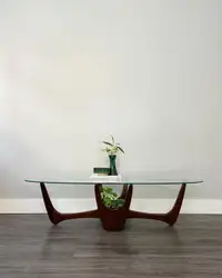 Mid century Walnut coffee table, by Kroehler