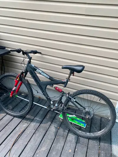 Vélo de style Super Cycle à vendre! 438 346 5391