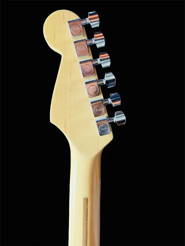 1994 Fender American 40th Anniversary  Stratocaster in Guitars in Calgary - Image 7