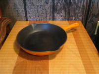 Poêle en fonte émaillée LE CREUSET 23 MADE IN FRANCE 9 pouces