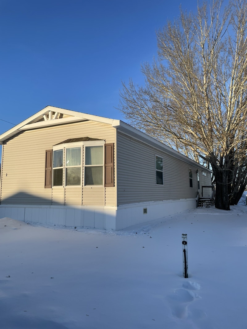 3 bed 2 bath Modular home. Live in or move it! 1480sq.ft! Houses for