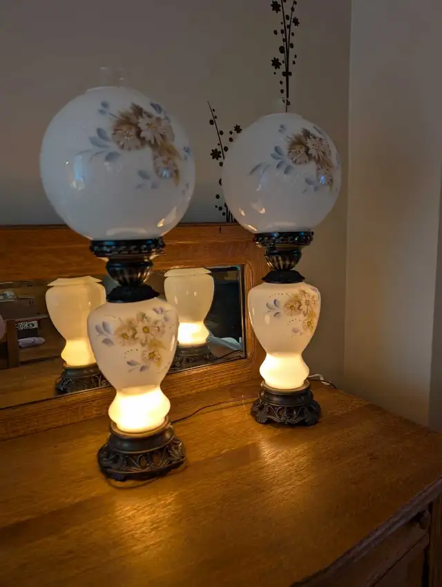 2 lampes vintage années 50 / 2 table lamps in Indoor Lighting & Fans in City of Montréal - Image 4