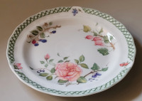 Vintage 1990 Royal Doulton Victorian Garden Fine China 7" Plate