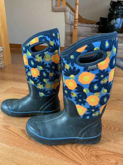 Bogs Insulated Rain Boots ( Ladies size 8 ) in Women's - Shoes in City of Halifax - Image 2