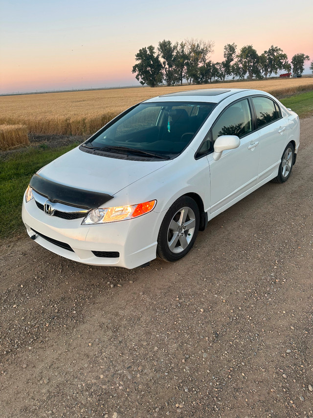 Beautiful low km 2009 Honda Civic Sport in Cars & Trucks in Medicine Hat