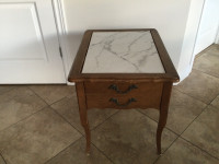 BEAUTIFUL SIDE TABLE DIM 20Lx26Wx22H INCHES 