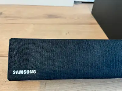 Samsung 2.1 Soundbar HW-R450 (Subwoofer, Bluetooth) 200 Watts, View more