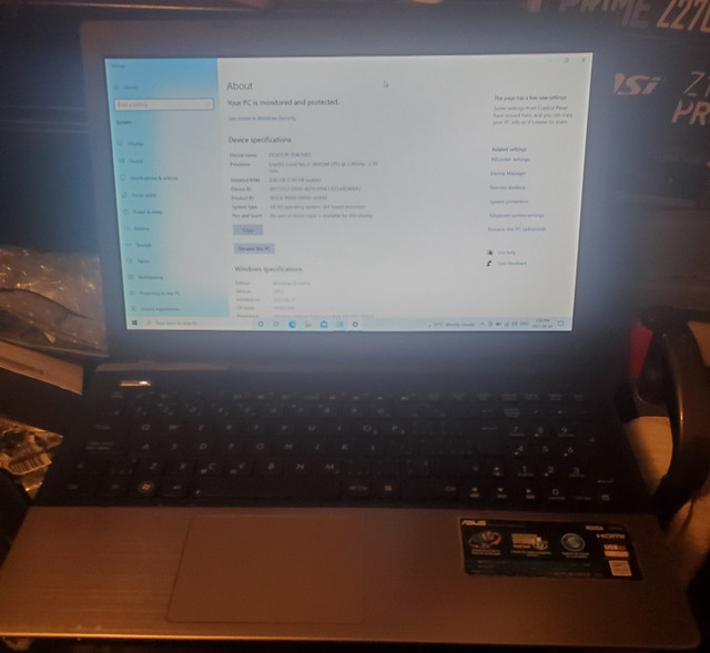 Asus Laptop Windows 10 OS, 8GB Ram, 750GB HDD in Laptops in City of Toronto