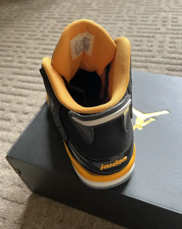 Mens Jordan Dub Zero Shoes, Size 9. in Men's Shoes in Kitchener / Waterloo - Image 8