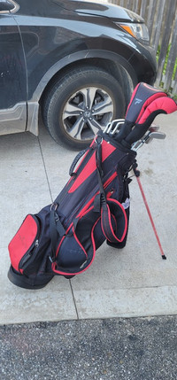 FULL SET - GOLF CLUBS - Great Condition Incl. balls