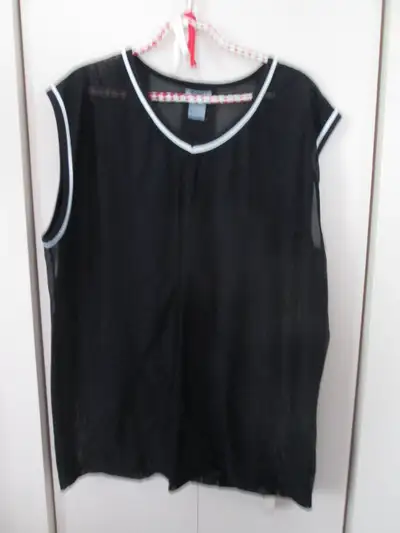 2 men's black mesh sleeveless t-shirts (L) on choice, View more