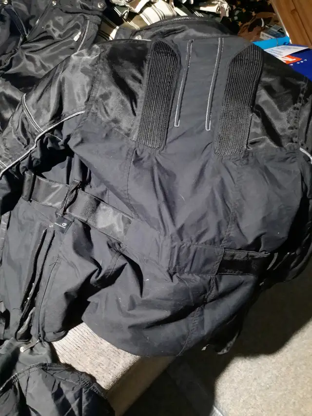 Leather jacket in Women's - Tops & Outerwear in Ottawa - Image 9