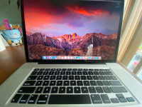 i7 2.3Ghz 8G RAM 750Gb HD 17" 2011 MacBook Pro