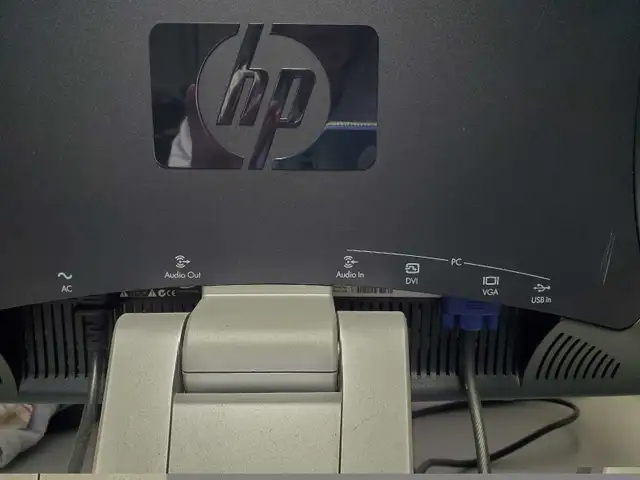 HP computer monitor 21" in Desktop Computers in London - Image 4