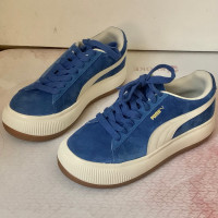 NEW PUMA Suede Mayu sneakers blue size8