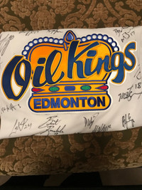 Edmonton Oil Kings 2009/10 team autographed jersey 