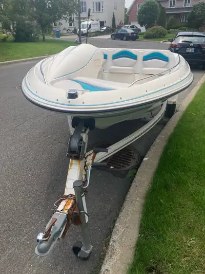 Thundercraft Typhoon de 14 pieds avec remorque Shoreland’r, moteur sport jet Mercury 90 HP refait à...