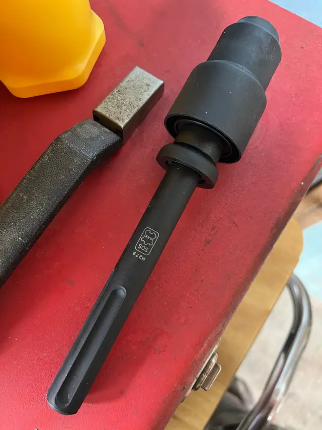 Dewalt DW5891 sds max adaptor SDS+ brand new in Power Tools in Kawartha Lakes - Image 4