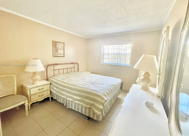 Hollywood, FLA 2 BDRM Condo for rent  $1750 per month in Florida in Canada - Image 9