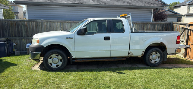 2008 Ford F150 four-wheel-drive in Cars & Trucks in Calgary - Image 3
