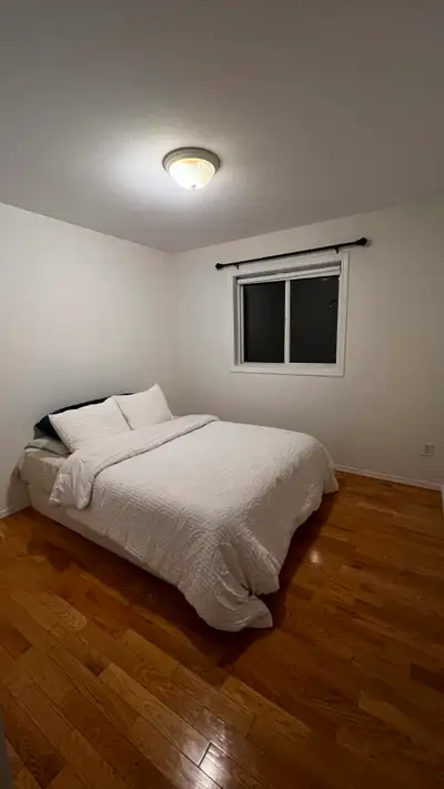Nice size upper level room available to rent in a very clean, safe, comfortable home, for a female o...