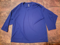 Men's size L hockey practice jersey - brand new