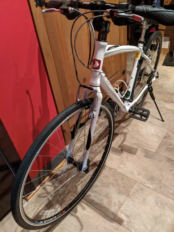 Garneau / Urbania SC1 (S/P) ... (Used / Like New) in Cruiser, Commuter & Hybrid in Laval / North Shore - Image 3