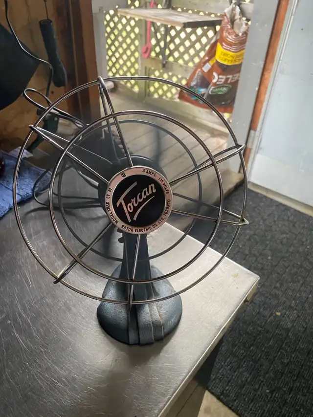 Vintage 1950/60’s Torcan Fan in Arts & Collectibles in Norfolk County - Image 2