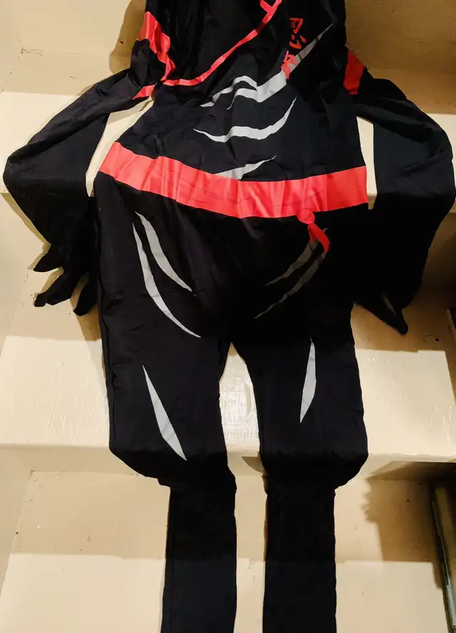 Kids Halloween Ninja Morph Suit Costume Size Large 12 in Costumes in Calgary - Image 7