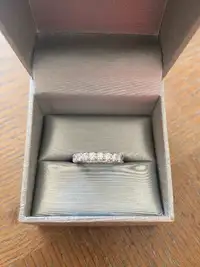 New Women’s white gold wedding band