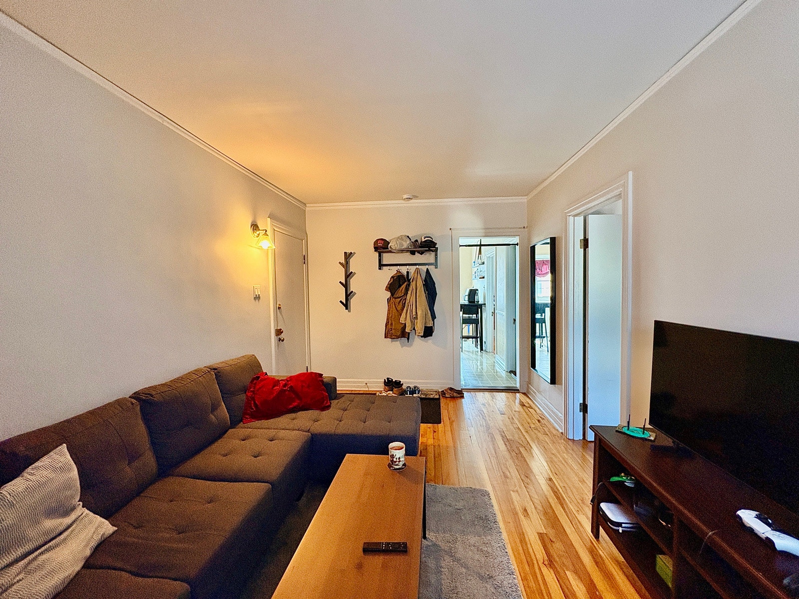 2440 Av. de la Salle — photo 1