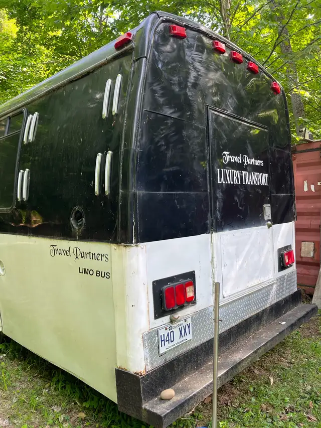 limousine autobus party bus  1991 25 passager in RVs & Motorhomes in West Island - Image 4