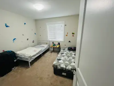 Beautiful clean room available for rent in doon south. Only for girl in sharing. Including bed, inte...