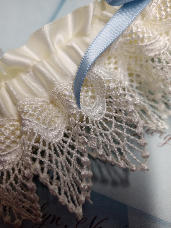 Ivory Lace Wedding Garter in Wedding in Barrie - Image 4