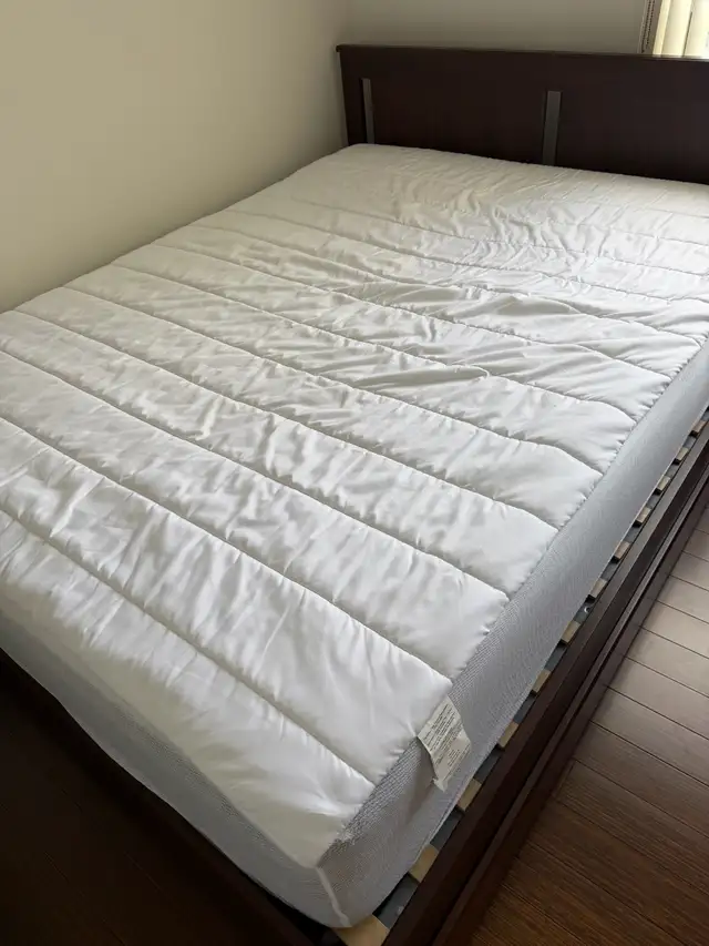 IKEA Songesand Queen bed w/ 4 drawers and clean covered mattress in Beds & Mattresses in City of Toronto - Image 6