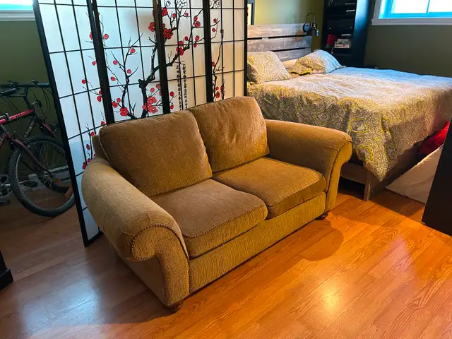 Divan for 2 places62863282640257121