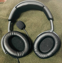 HyperX CloudX Gaming Headset with Detachable Mic - like new!