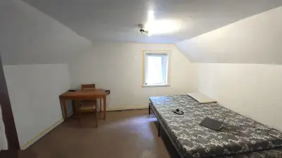 Shared room for rent near UOIT/ Durham college