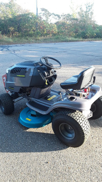 Lawn tractor for sale