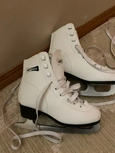 Girls skates size 1, View more