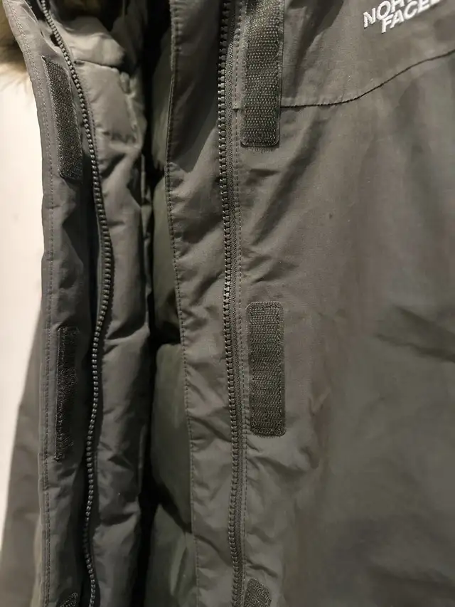 The North Face Women's Arctic Parka in Women's - Tops & Outerwear in City of Montréal - Image 6