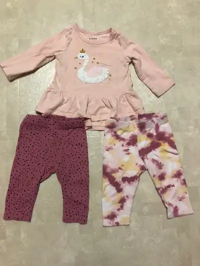 Transcona pick up near club regent casino. Baby girl set, good condition, clean. Sz 6 month. Peckle...