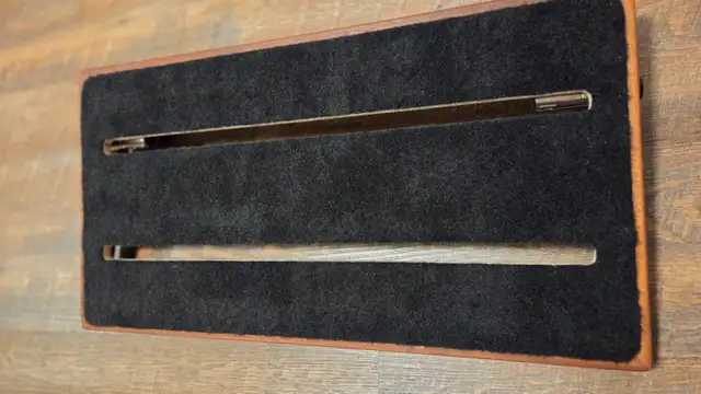 Ruach Foxy Lady Size 3 Large Wood Pedal board and Case in Amps & Pedals in City of Toronto - Image 2