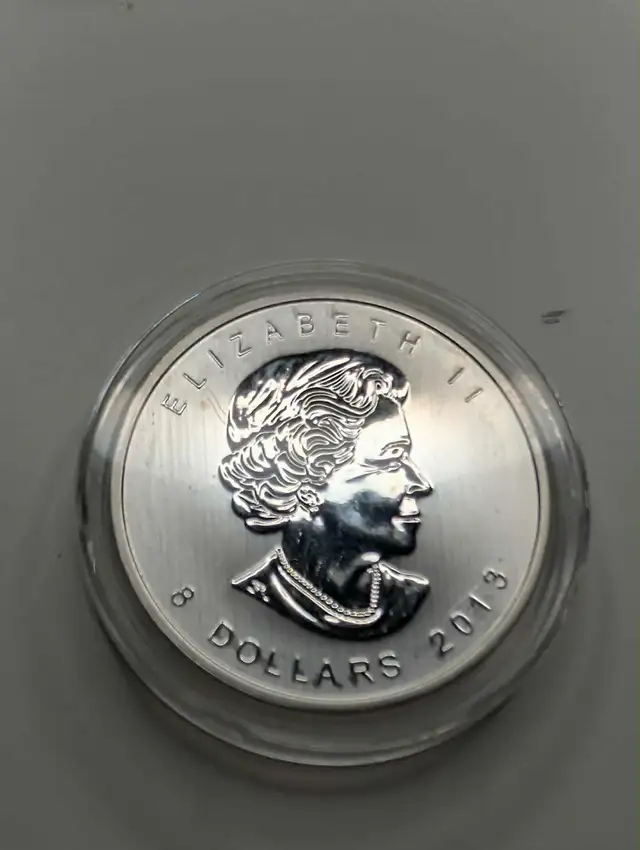2013 Canada $8 1- 1/2 Oz Polar Bear Pure Silver Coin 99.99 in Arts & Collectibles in City of Montréal - Image 3