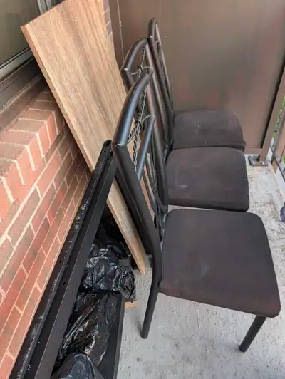 4 chairs set can be used inside or outside $40 for all 4 chairs