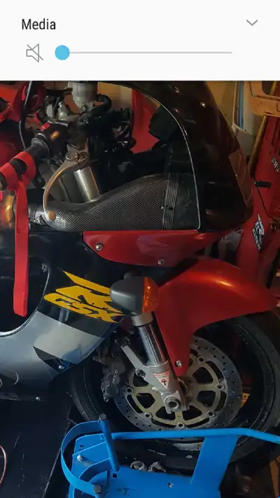 Very nice condition has 750 front end. Fox rear shock, k&n filter and yoshimura exhaust